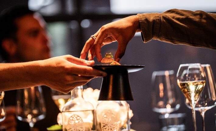 Amuse-bouche at restaurant LUTE Kruid '02 - credits Jules Reijnders studio