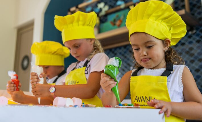 Avani+ Fares Maldives Resort - Cookie Decoration Class Kids