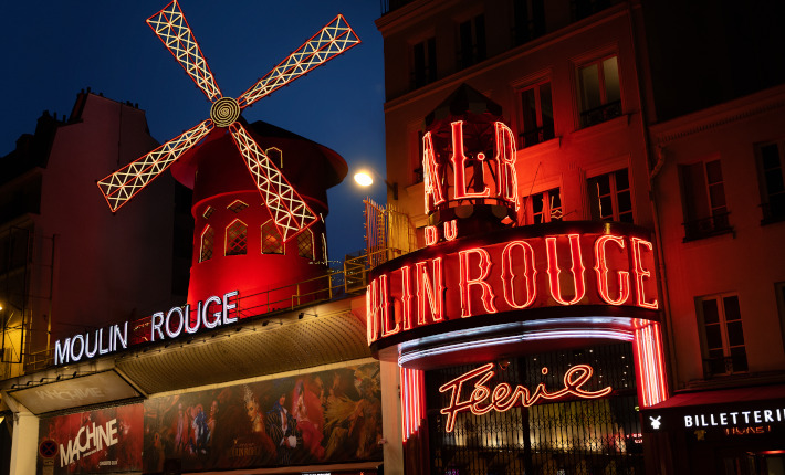 Airbnb X The Moulin Rouge - a night back in time