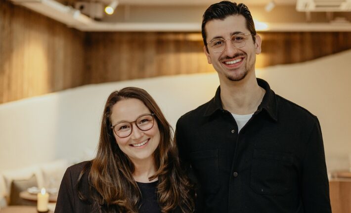 Charlotte en Vasilios Papadopoulos of ORA Taverna & Bar in Breda - credits Fleur Fotografeert