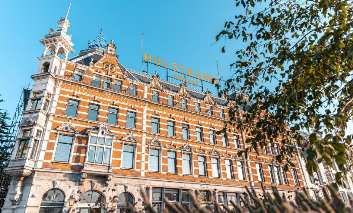 Following several months of renovation, the Hulstkamp Gebouw in Rotterdam has reopened