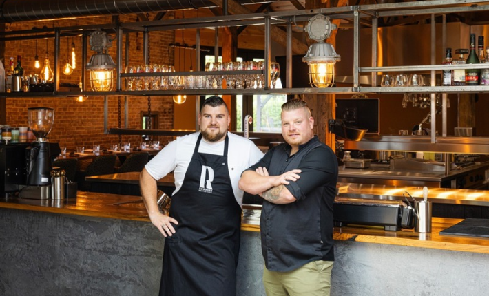 From left to right Raimon and Peter Ian Pot of restaurant Robuust - credits Kim Kok Fotografie
