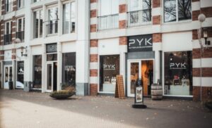 From liquor store to taste destination | Gastrovino PYK opens De Wynkantine
