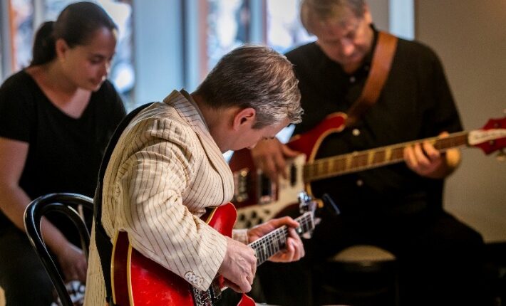 Hotel room concert at Die Port van Cleve in Amsterdam