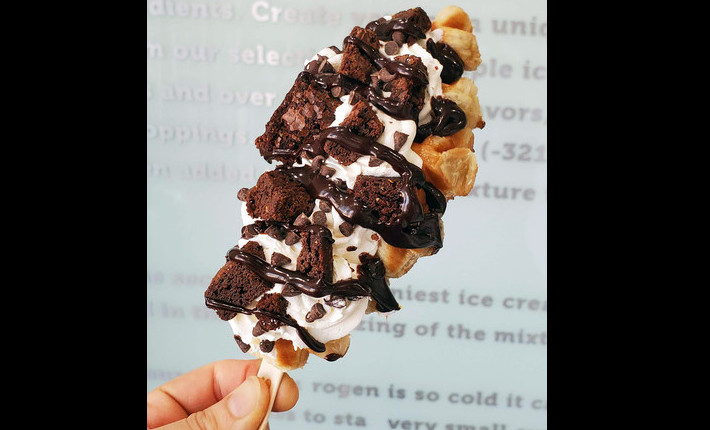 liquid nitrogen ice cream concept Creamistry debuts the Croffle