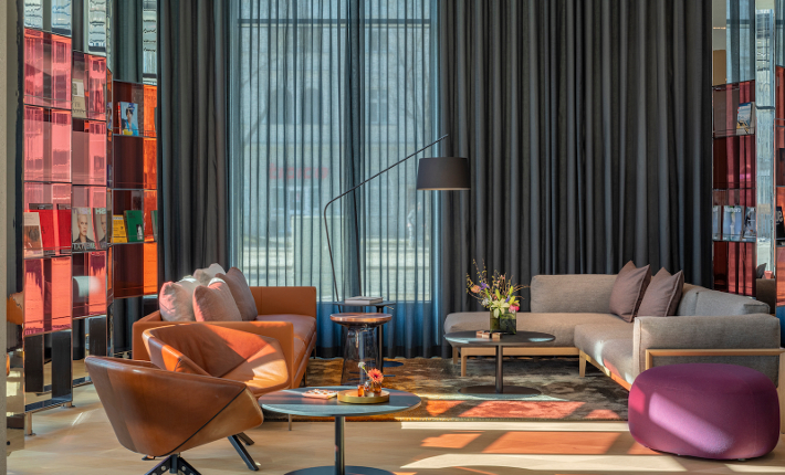 Lobby Andaz hotel Munich credits Wouter van der Sar for concrete