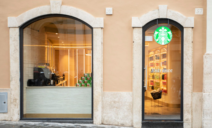Open - the first Starbucks store in Rome