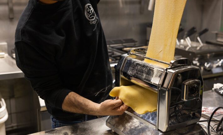 Restaurant Demetra - pasta making