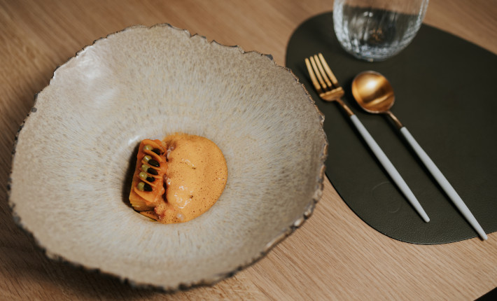 Restaurant Elea in The Hague - Langoustine, pumpkin, pumpkin seed, suneli spices - credits Alieke Eising