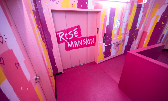Rosé Mansion Entrance l credits James Coletta