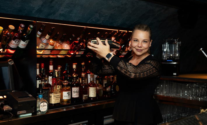 Speakeasy Cocktailbar 273 in Utrecht Gyöngyi Peijnenburg - credits Corina van Manen