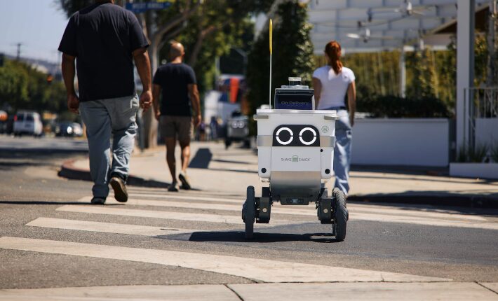 Serve Robotics delivers Shake Shack in LA