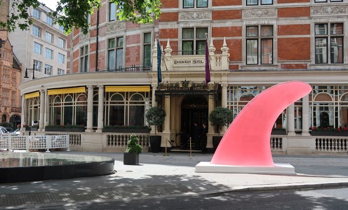 The Connaught unveils art installation by Alex Israel on Carlos Place in London