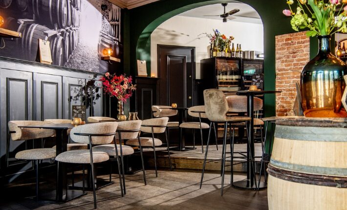 Wine bar & bistro Petit Caveau - credits Raphaël Drent.