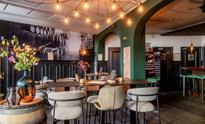 Wine bar & bistro Petit Caveau - credits Raphaël Drent.