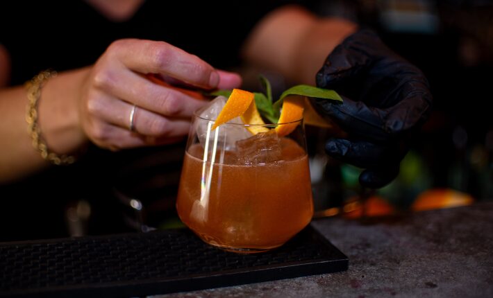 WOGO - self-guided cocktail tours to the best bars